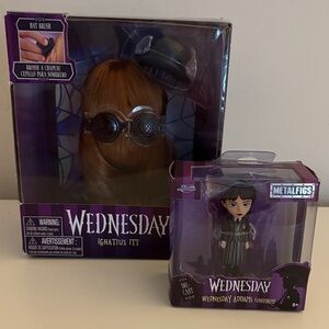 Wednesday Addams Ignatius Itt Mask & MetalFig Figurine Set - Black and Purple